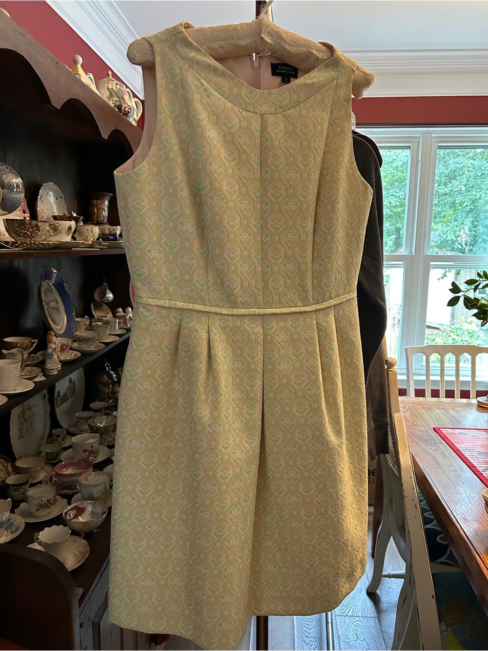 Tahari Arthur S Levine Dress Size 10 - Green Peach Retro 60s Inspired Jacquard